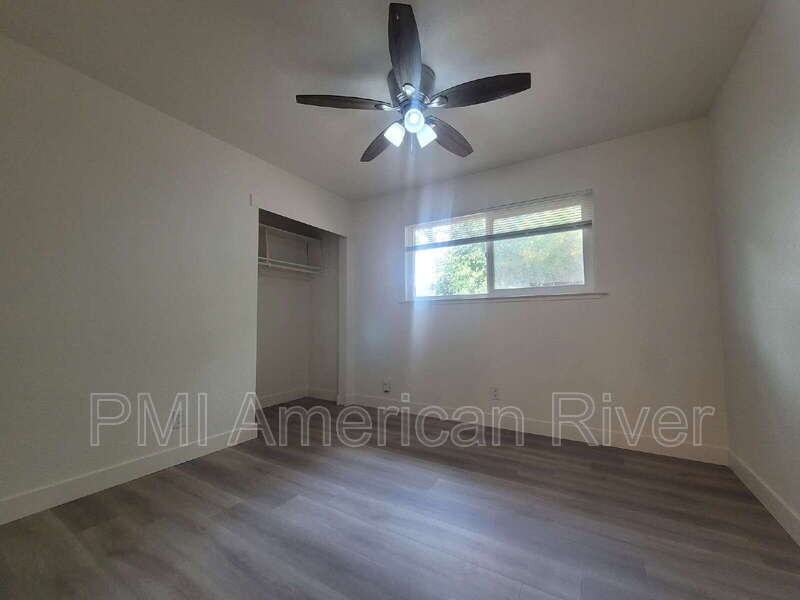 4040 Vosburg St - Photo 5 of 13