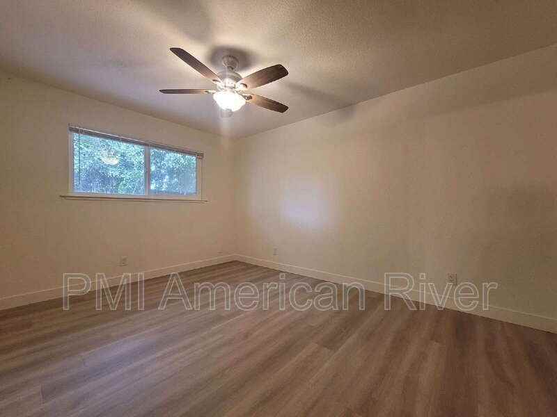 4040 Vosburg St - Photo 7 of 13