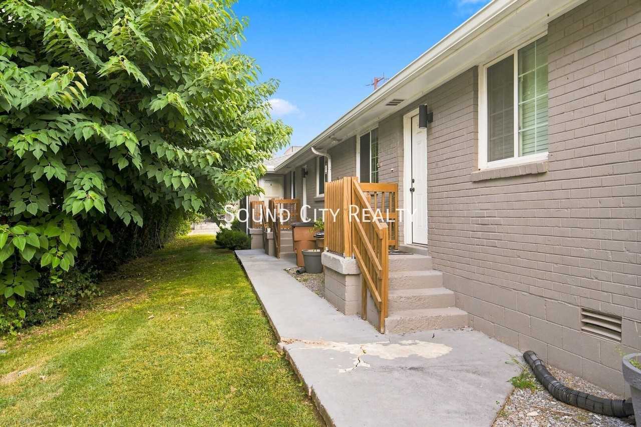 714 27th Ave N #D - Photo 3 of 28