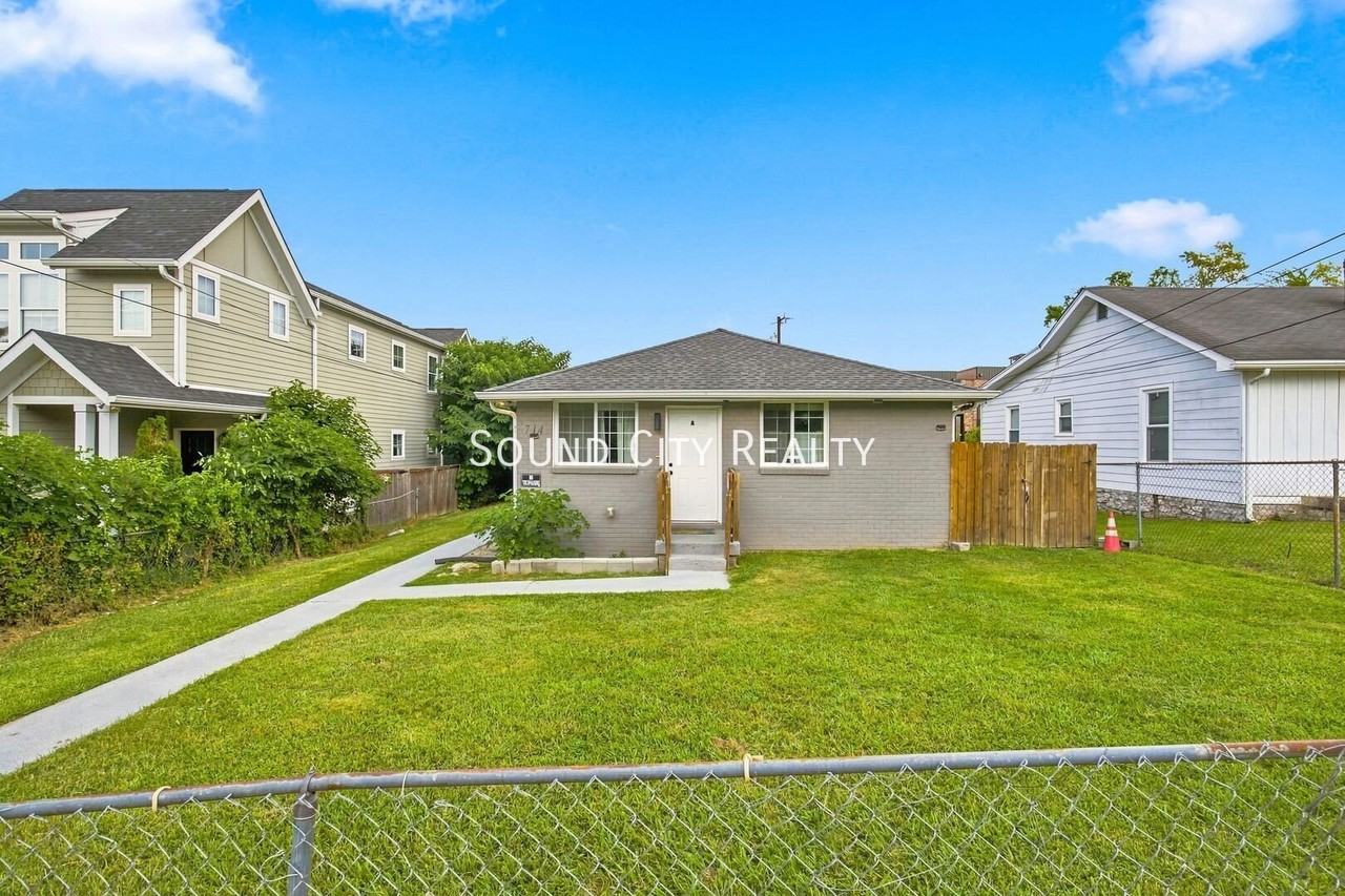 714 27th Ave N #D - Photo 5 of 28
