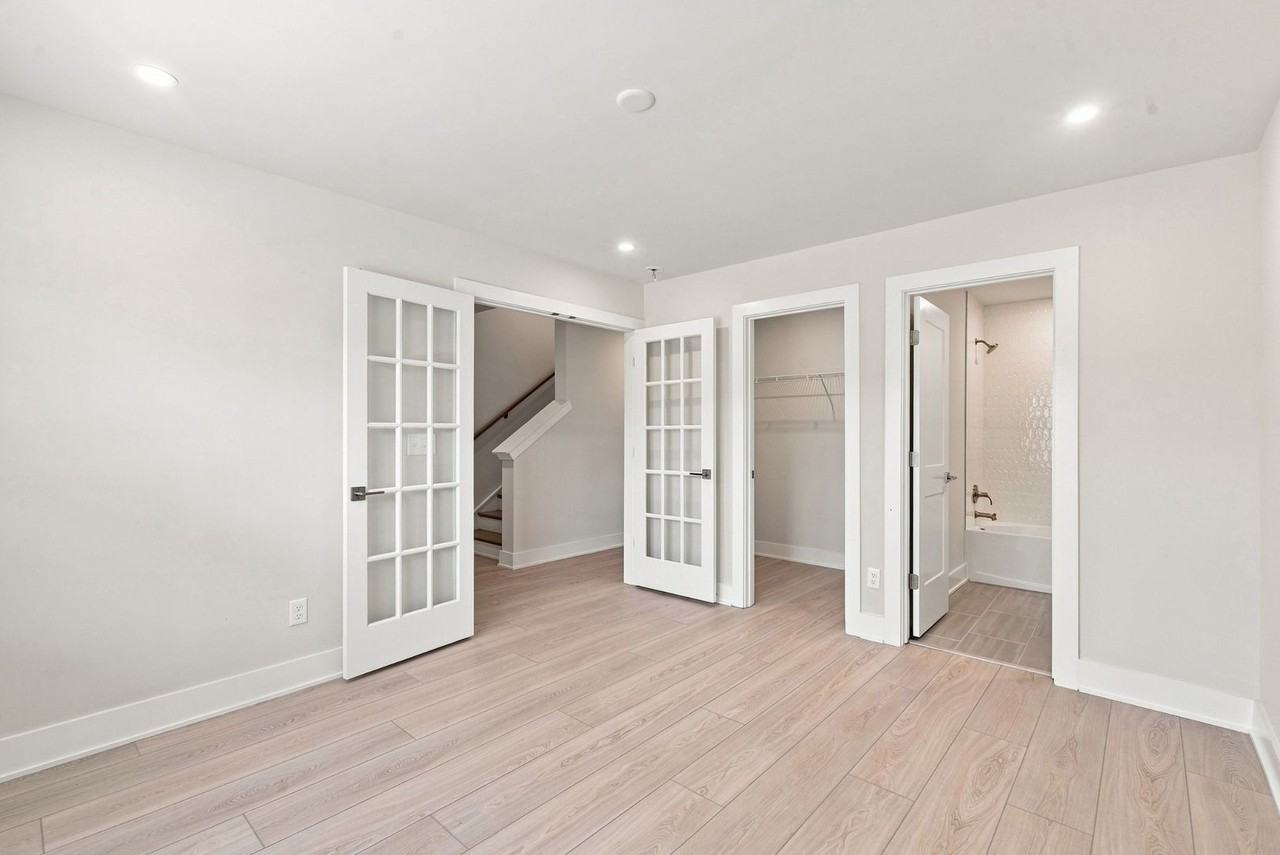 4116 Indiana Ave - Photo 3 of 22
