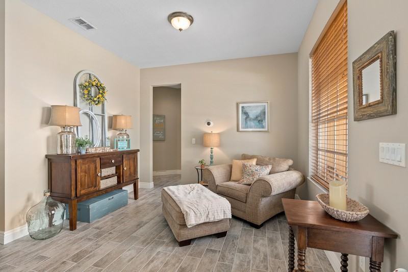 825 Wildflower Rd - Photo 6 of 38