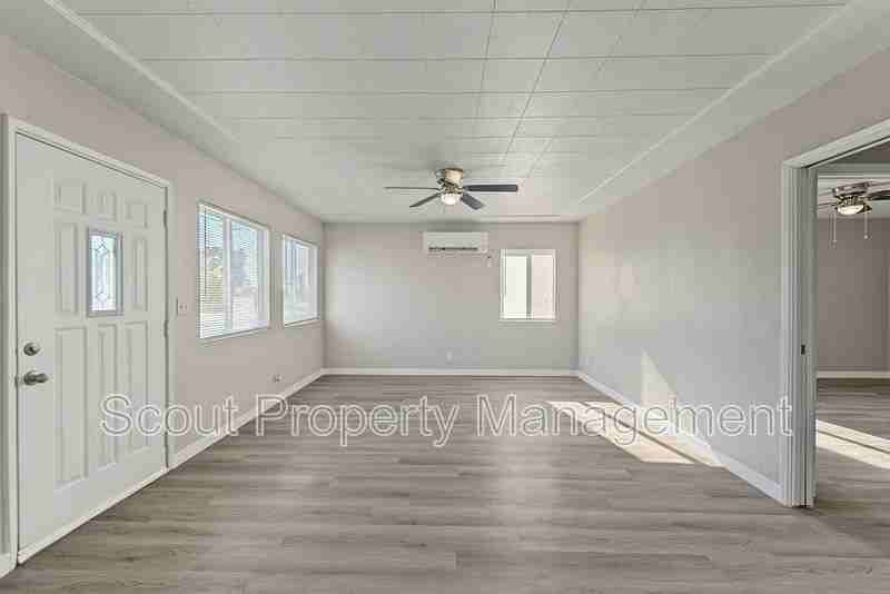 230 W Whittier Ave - Photo 4 of 23