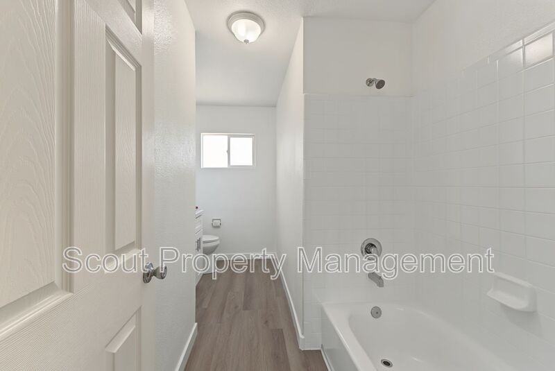 230 W Whittier Ave - Photo 7 of 23