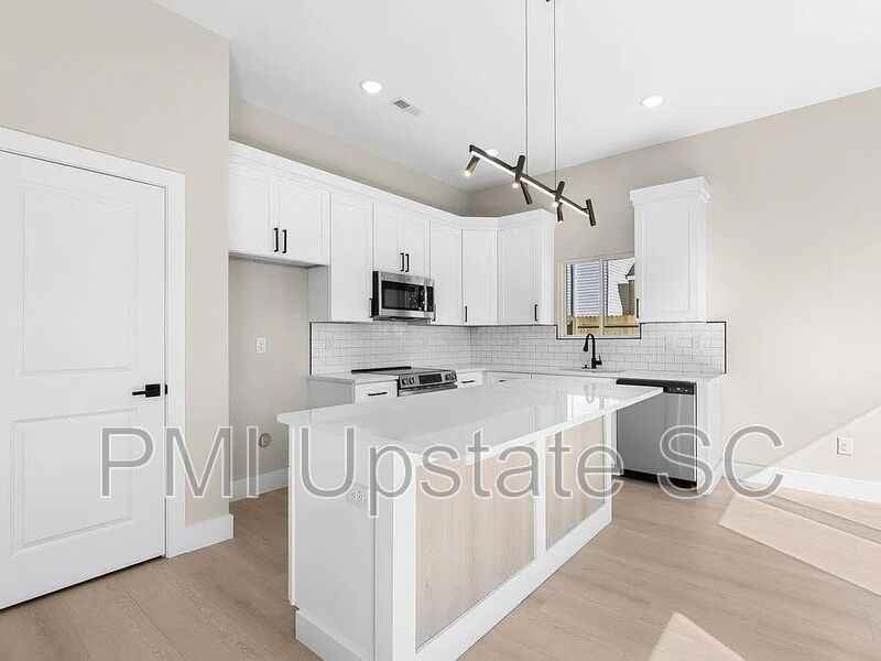 367 College St - Photo 5 of 19
