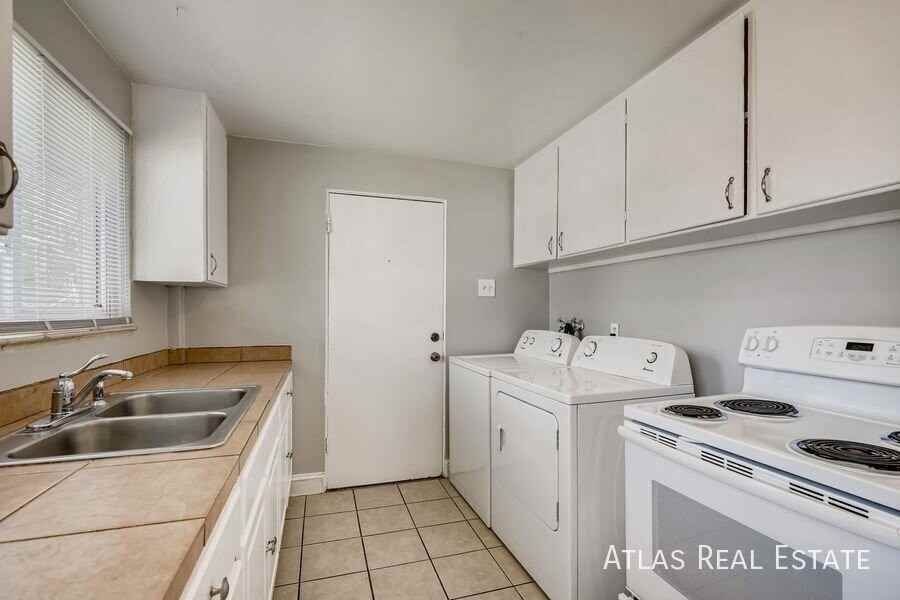1383 Lansing St - Photo 2 of 29