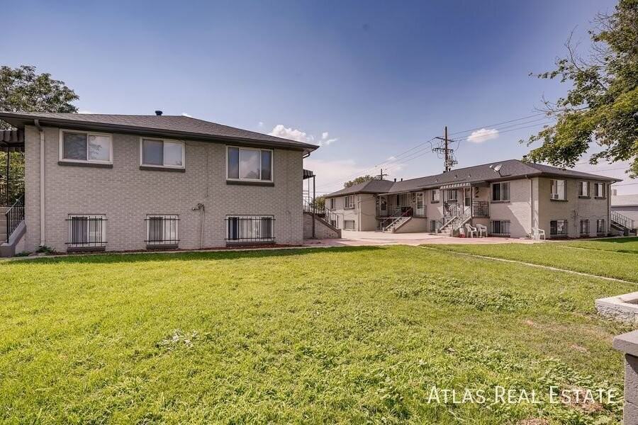1383 Lansing St - Photo 4 of 29