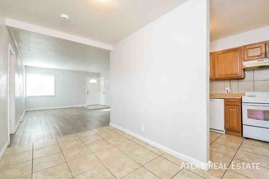 918 Osceola St - Photo 6 of 20