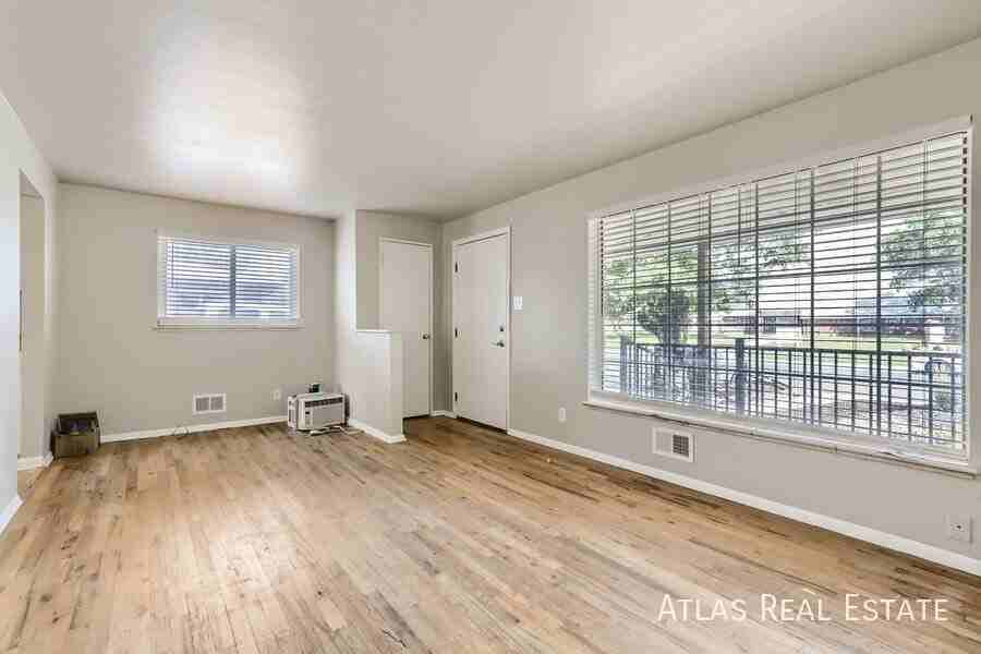 3237 Tucson St - Photo 3 of 16