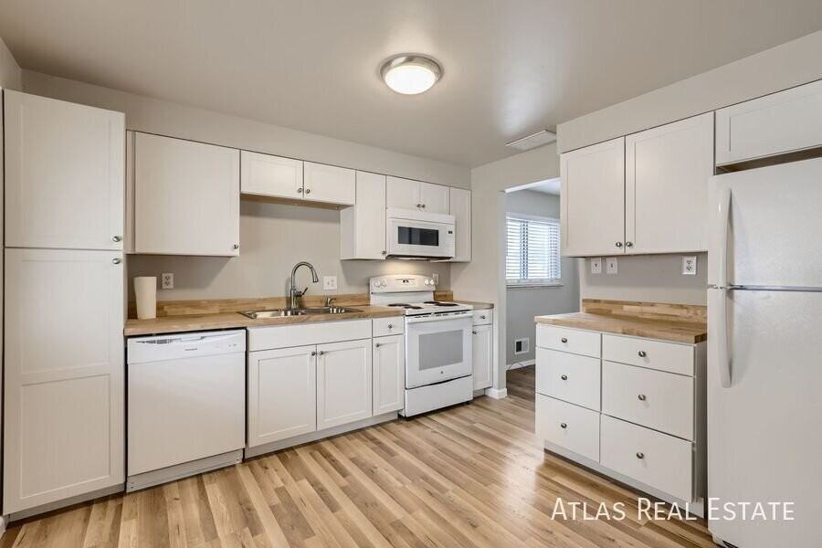 3237 Tucson St - Photo 4 of 16