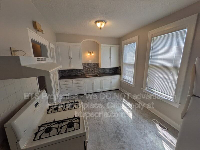 1530 W Barker Ave - Photo 7 of 31