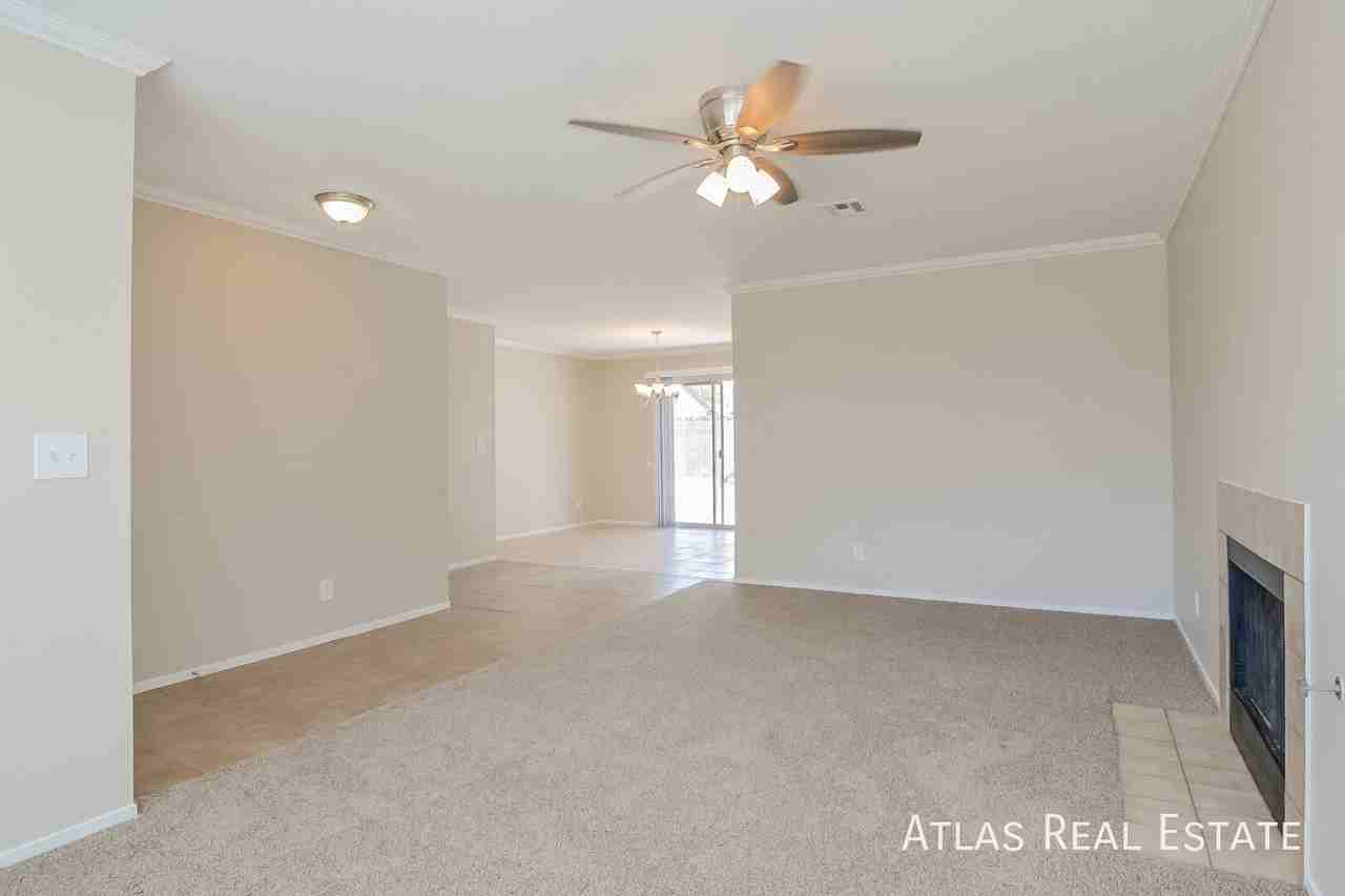 135 Sterling Dr - Photo 3 of 21