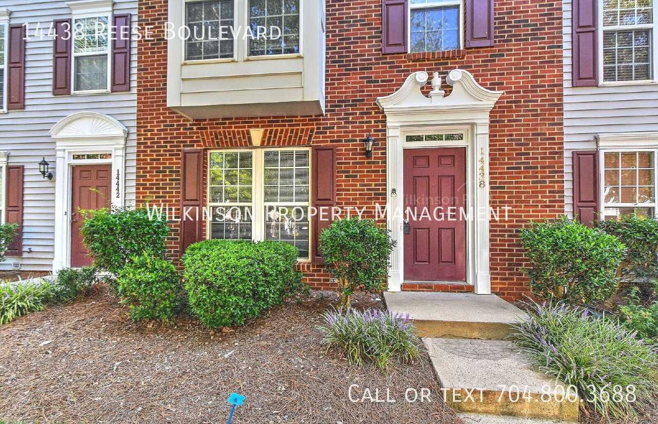 14438 Reese Blvd W - Photo 3 of 35