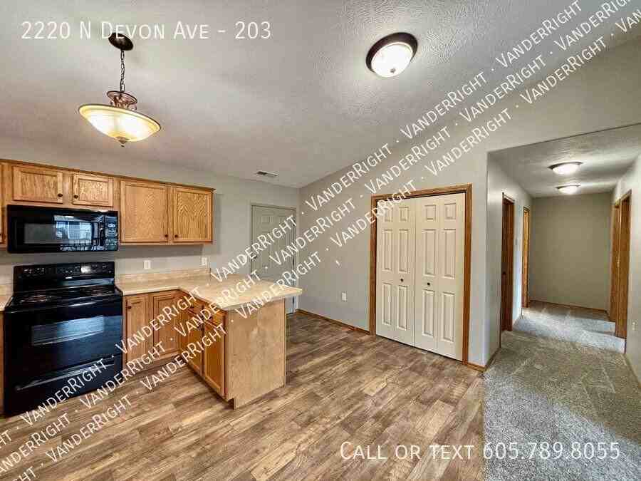 2220 N Devon Ave #203 - Photo 4 of 15
