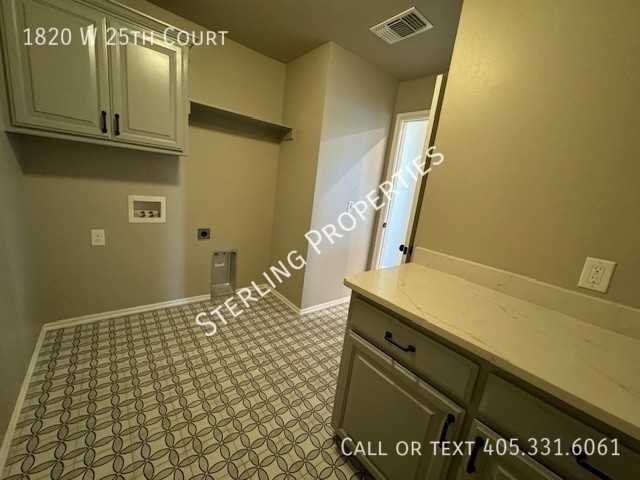 1820 W 25th Ct - Photo 7 of 30