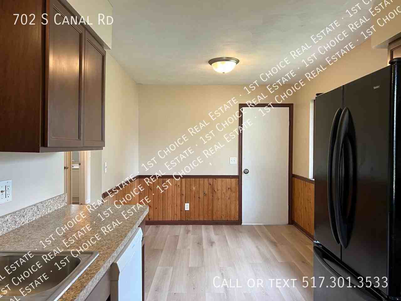 702 S Canal Rd - Photo 5 of 15