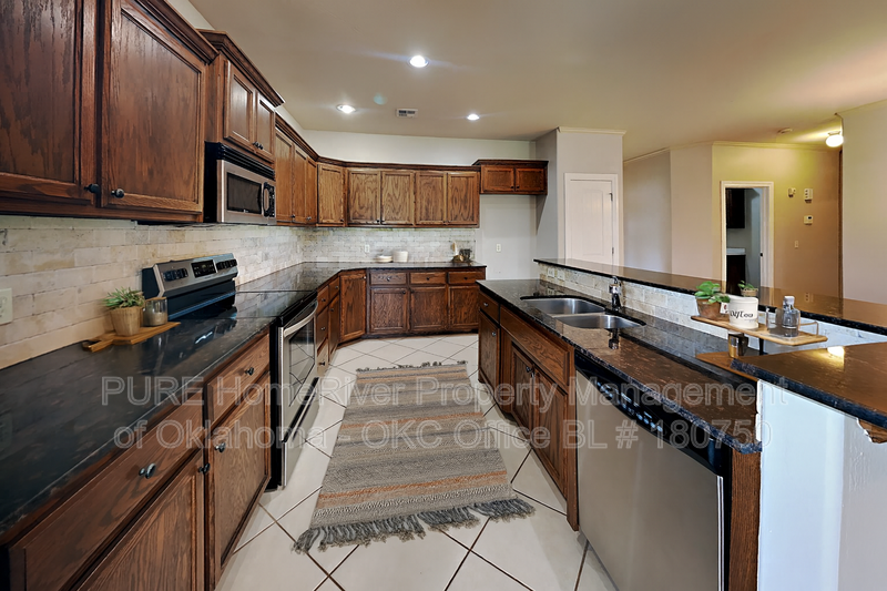 2348 Nw 157th St - Photo 4 of 34