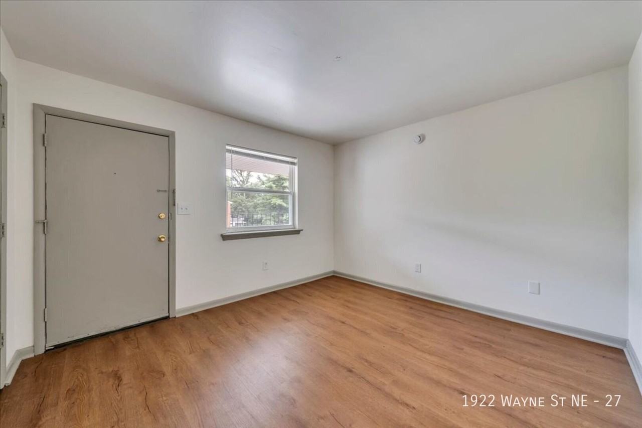 1922 Wayne St Ne #27 - Photo 5 of 13