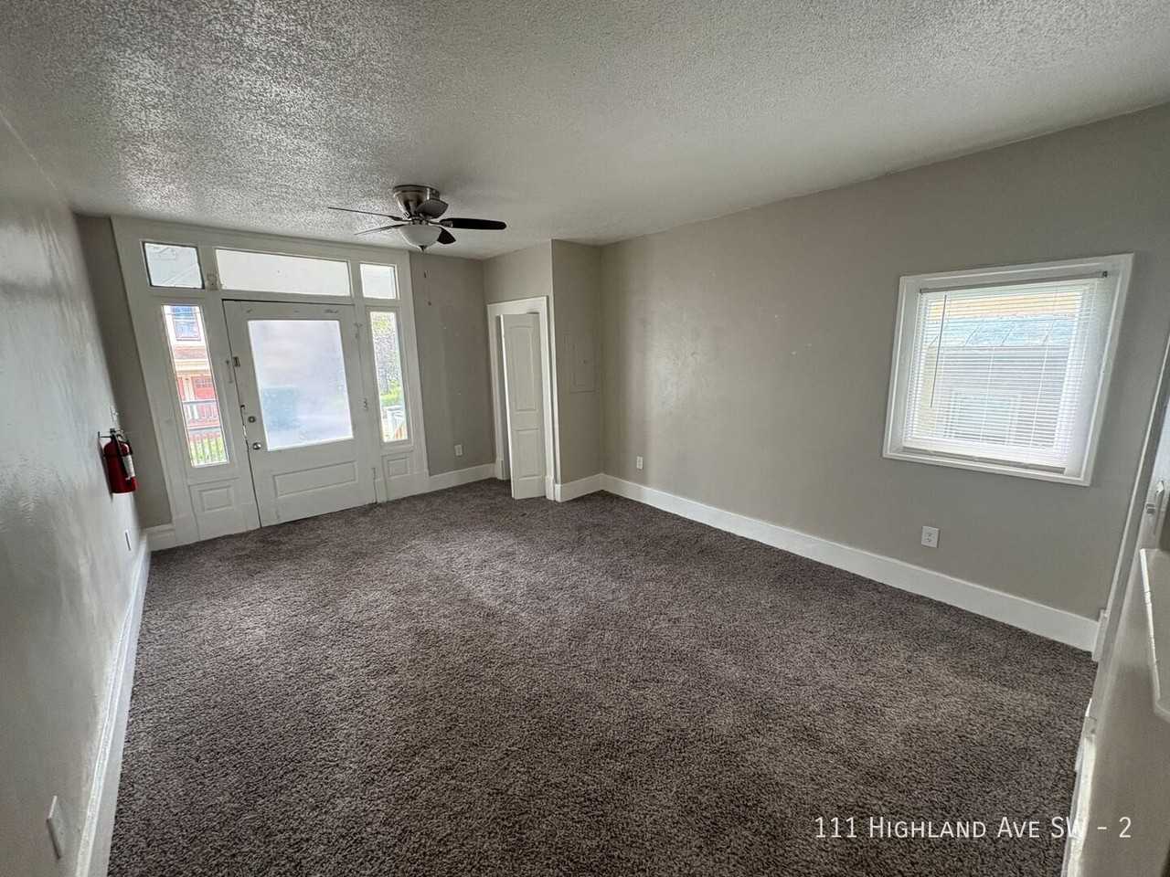 111 Highland Ave Sw #2 - Photo 3 of 7