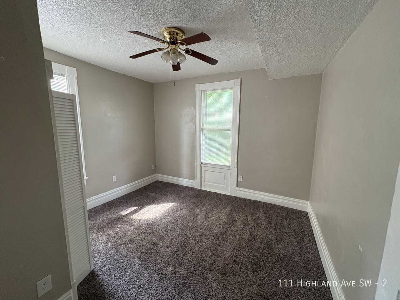 111 Highland Ave Sw #2 - Photo 5 of 7