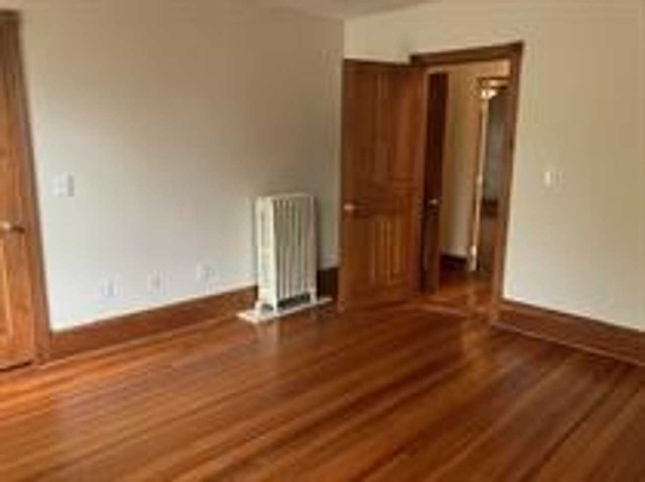 209 Roxbury St #2 - Photo 5 of 19