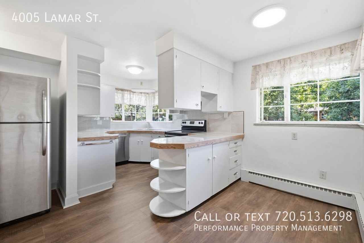 4005 Lamar St - Photo 6 of 31