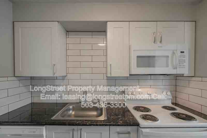 208 5th Ave Se #103 - Photo 5 of 50