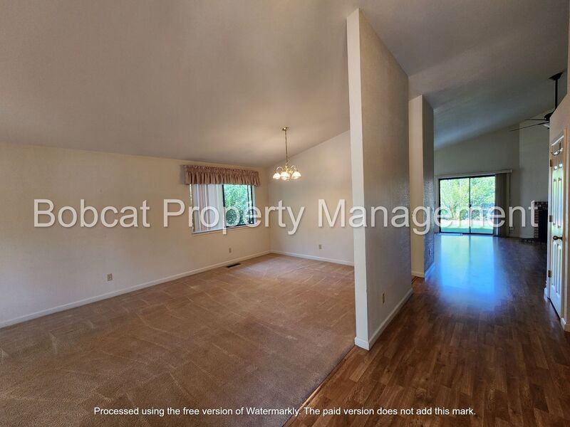 1740 Cedarwood Dr - Photo 2 of 33