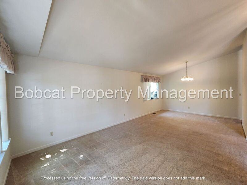1740 Cedarwood Dr - Photo 3 of 33