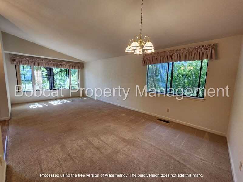 1740 Cedarwood Dr - Photo 4 of 33