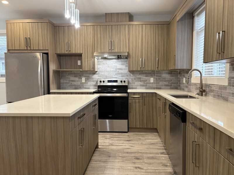 826 Cadder Ave #3 - Photo 4 of 34