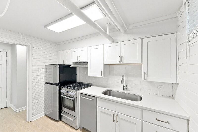 1120 S Logan St #14 - Photo 3 of 16