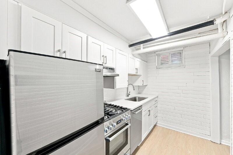 1120 S Logan St #15 - Photo 4 of 17