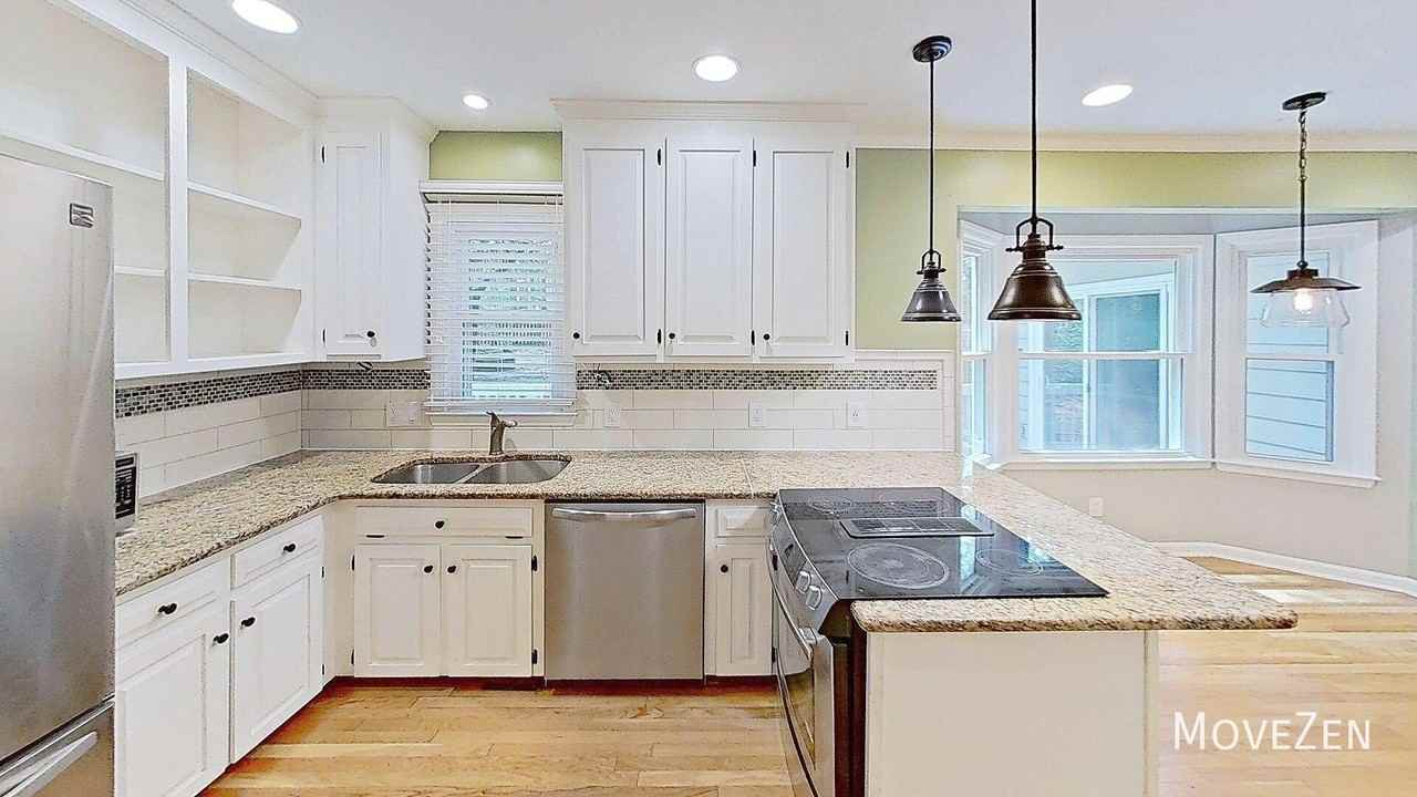 1407 Hall Blvd - Photo 2 of 50