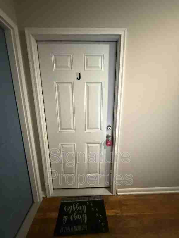 631 Quincy St #J - Photo 2 of 17