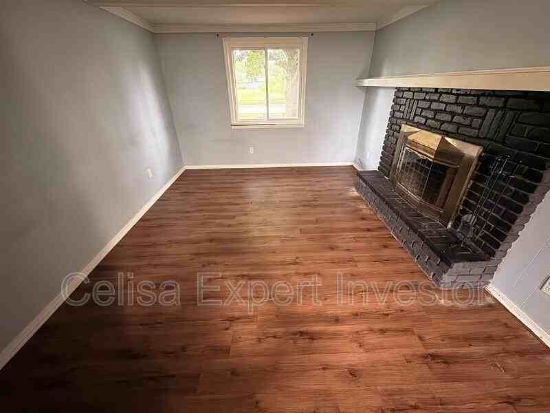 4705 Hartford Dr - Photo 5 of 12