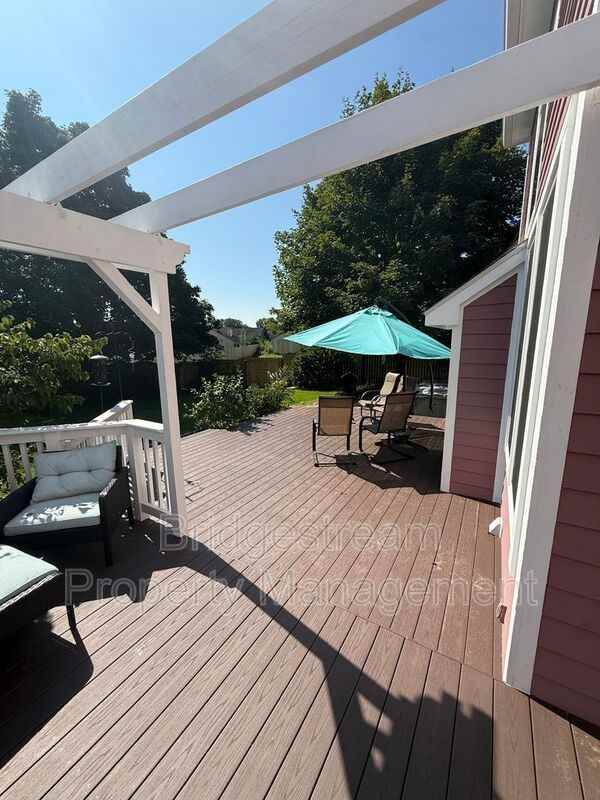 7425 Pelbrook Farm Dr - Photo 4 of 33