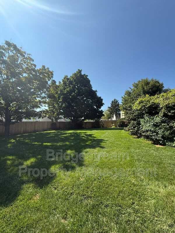 7425 Pelbrook Farm Dr - Photo 7 of 33