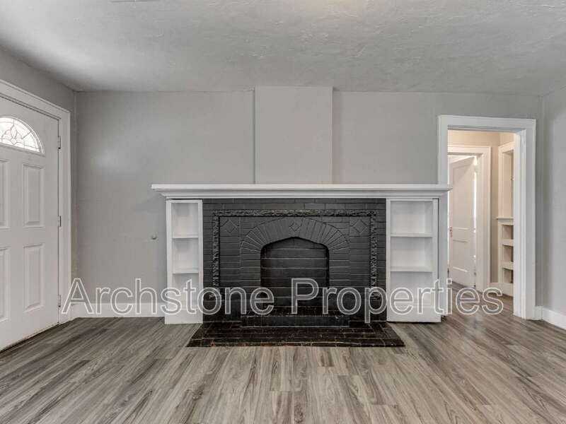 4409 N Military Ave - Photo 3 of 25