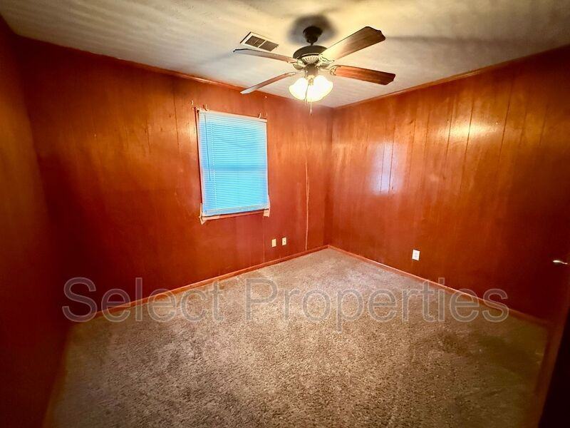 2103 Brazos St - Photo 5 of 8
