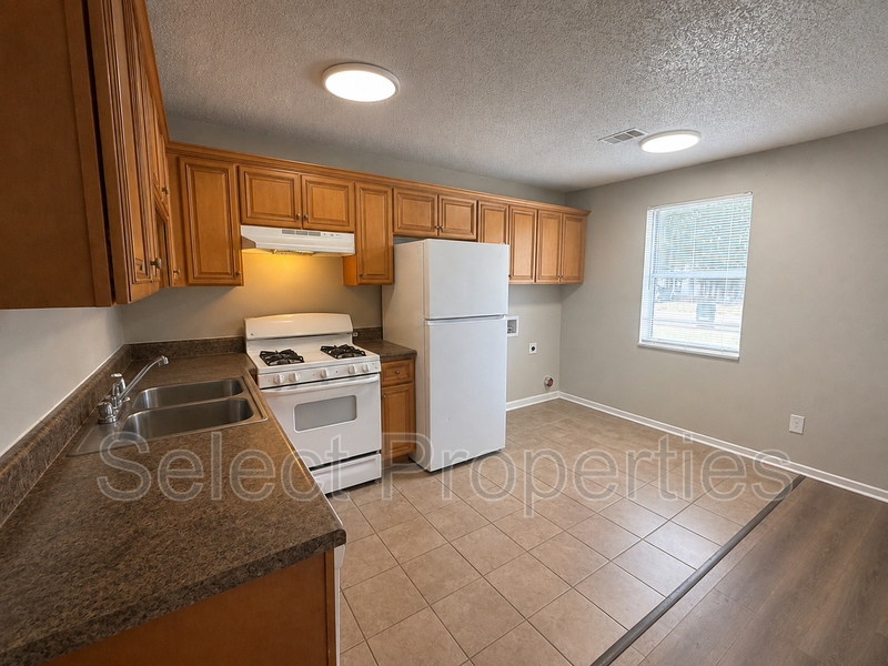 4809 Samantha Ave - Photo 4 of 7