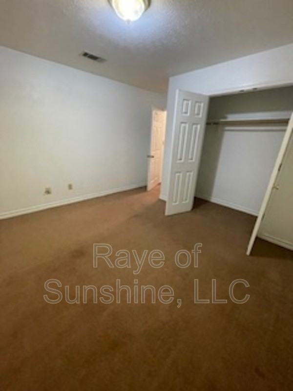 282 N Pecan St - Photo 7 of 10