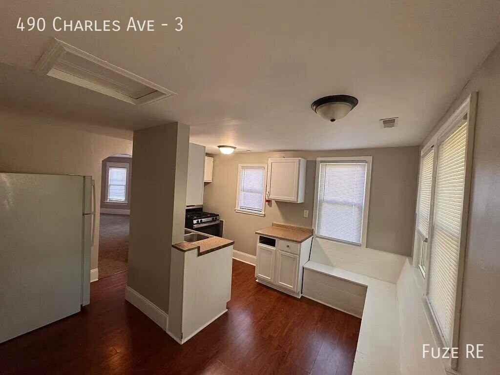 490 Charles Ave #3 - Photo 2 of 5