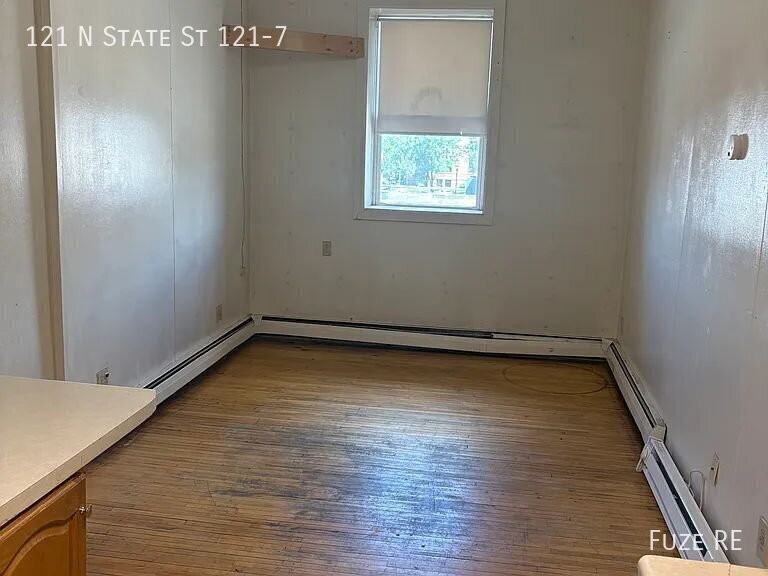 121 State St N - Photo 3 of 8