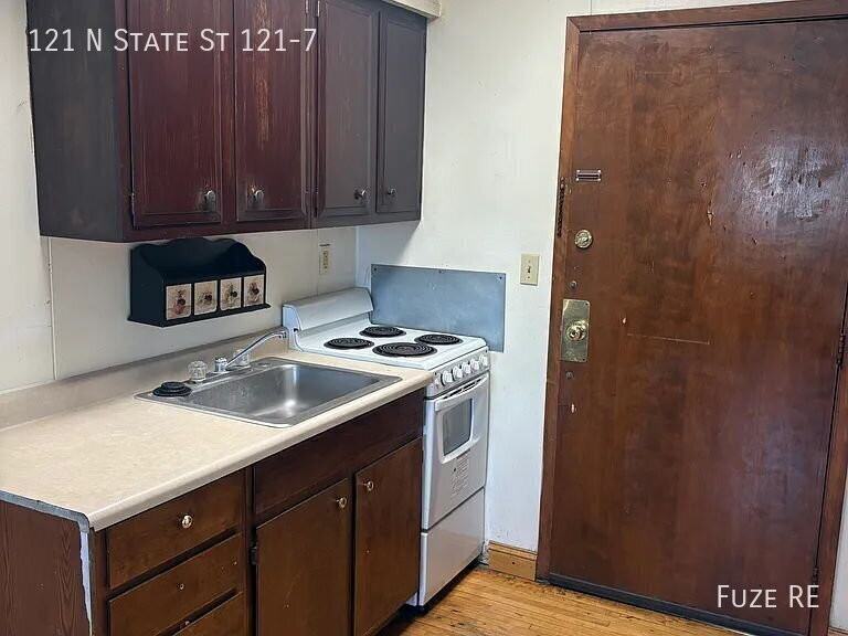 121 State St N - Photo 4 of 8