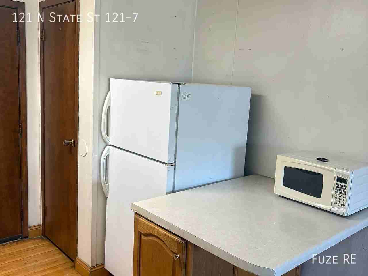 121 State St N - Photo 5 of 8