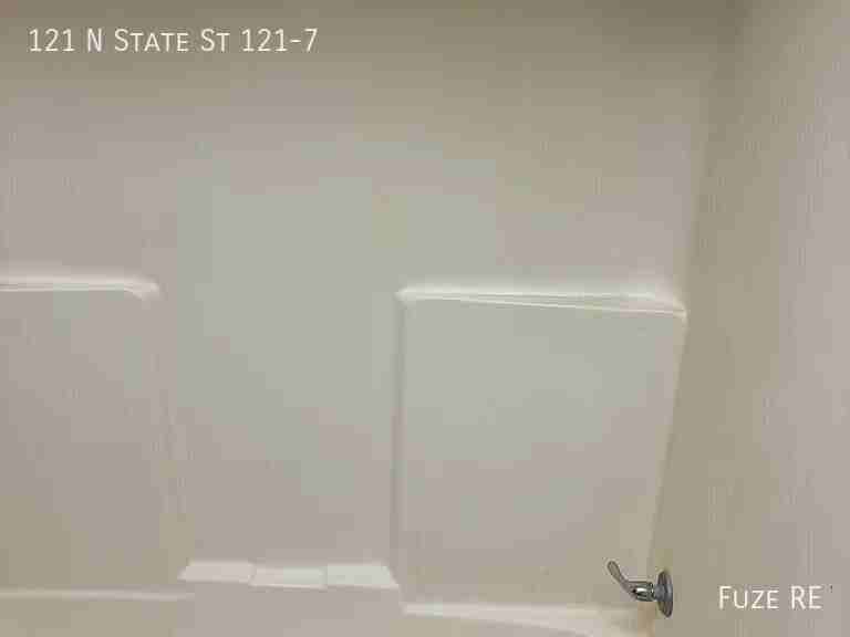 121 State St N - Photo 6 of 8