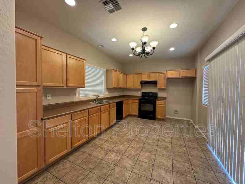 14873 W Ashland Ave - Photo 3 of 19