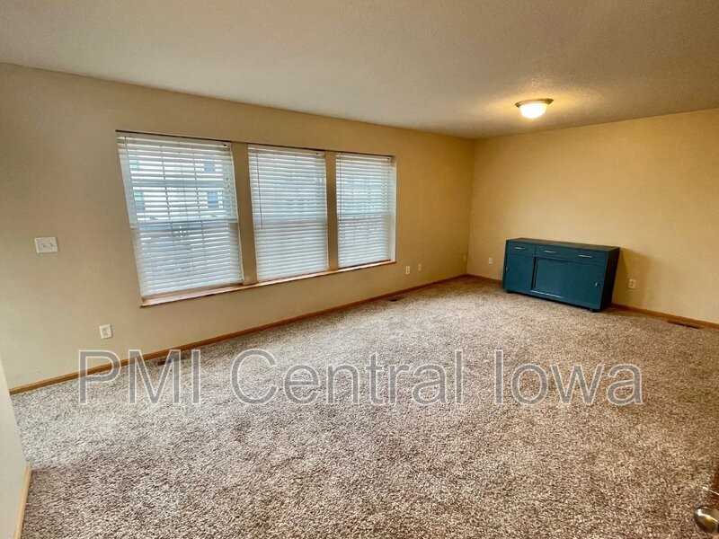 1262 Se Village View Ln - Photo 3 of 20