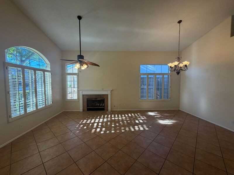 39366 Calistoga Dr - Photo 4 of 50